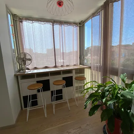 Chez Virginie : Lumineux Au Calme. Apartment Frejus